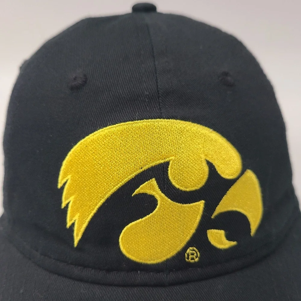 Iowa Hawkeyes Hat Snapback Signatures Black Yellow NCAA University‎ Casual Men